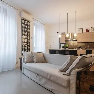Sebenico Isola Distric A.c. Wifi Apartment Milan
